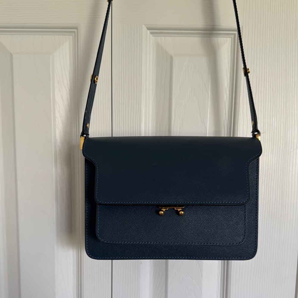 Elegant Blue Marni Trunk Leather Shoulder Bag